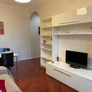 Via Adriano Affitti Brevi Italia Appartamento Milano